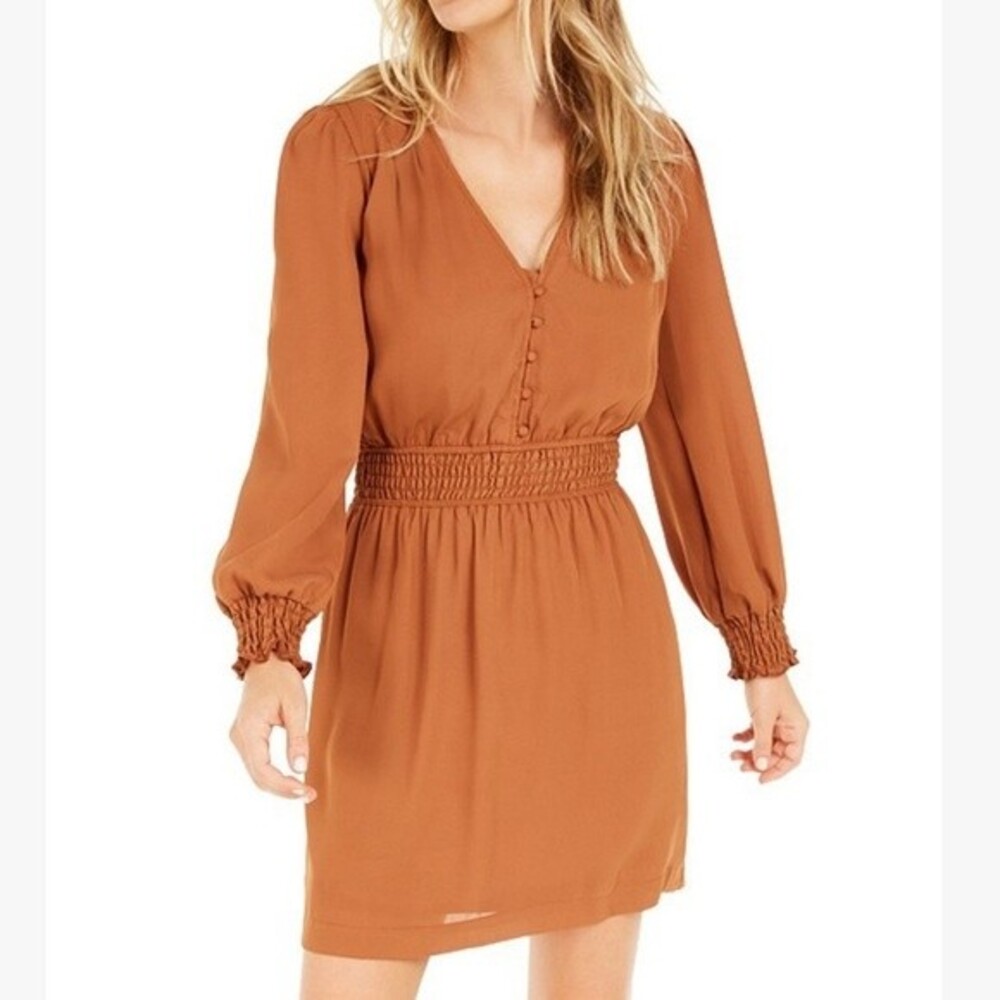 NWOT Bella Tilly x Bar III Smocked Waist V-Neck Dress